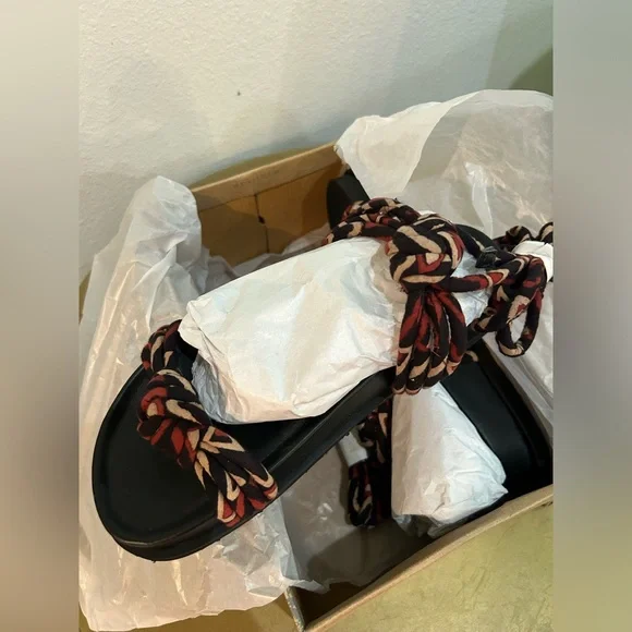 Free People Resort-Ready Wrap Sandals in RED/ROUGE
NWT - Picture 5 of 10